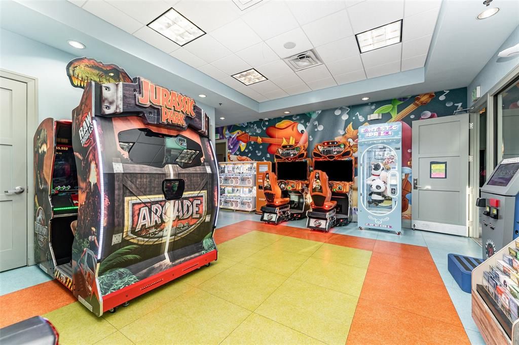 На продажу: $245,000 (2 спален, 2 ванн, 1409 Квадратных фут)