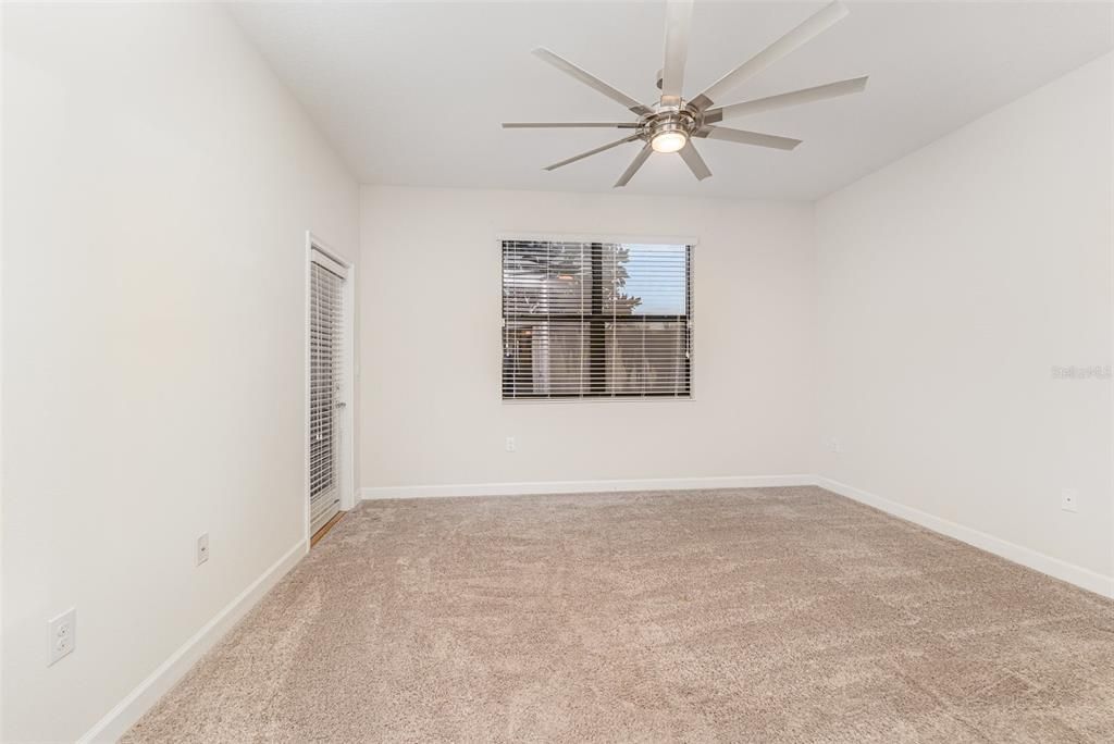 На продажу: $245,000 (2 спален, 2 ванн, 1409 Квадратных фут)