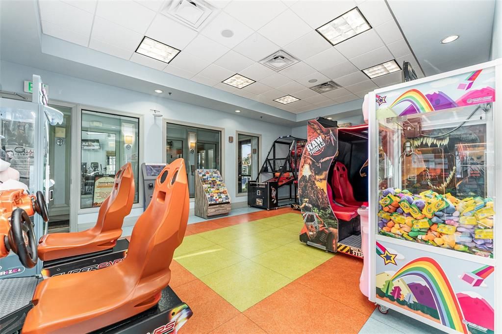 На продажу: $245,000 (2 спален, 2 ванн, 1409 Квадратных фут)