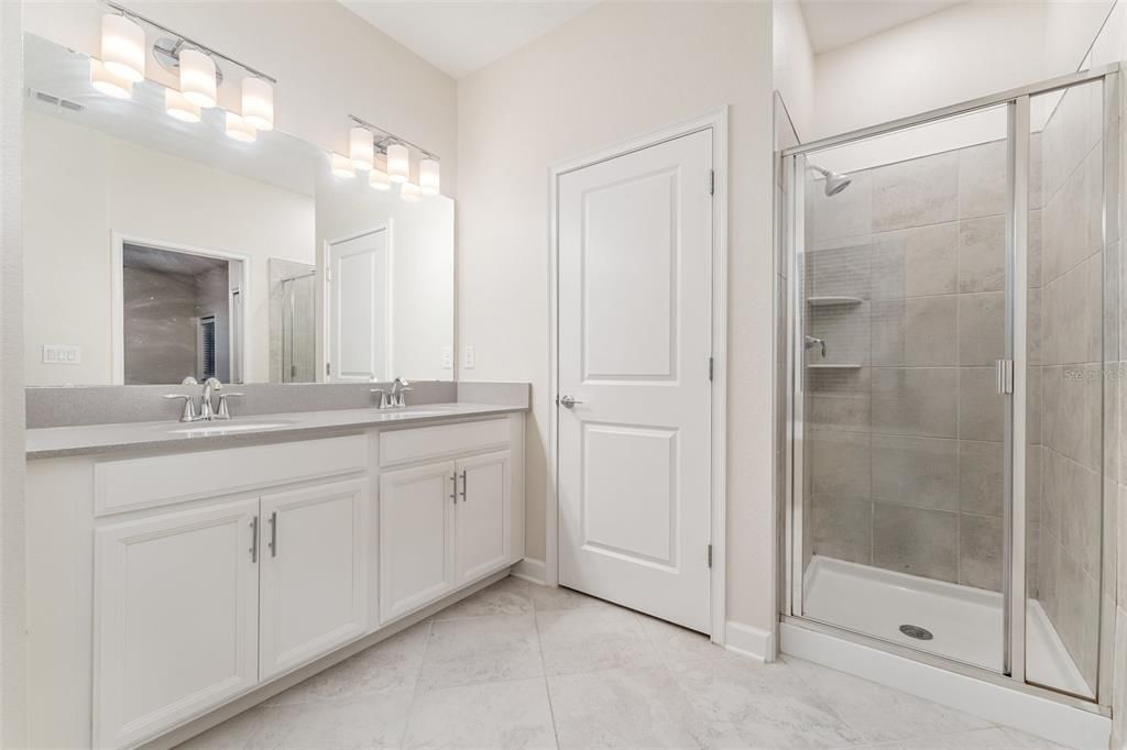 На продажу: $245,000 (2 спален, 2 ванн, 1409 Квадратных фут)