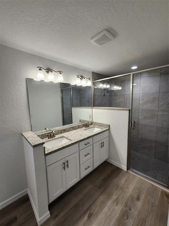 待售: $249,000 (3 贝兹, 2 浴室, 1304 平方英尺)