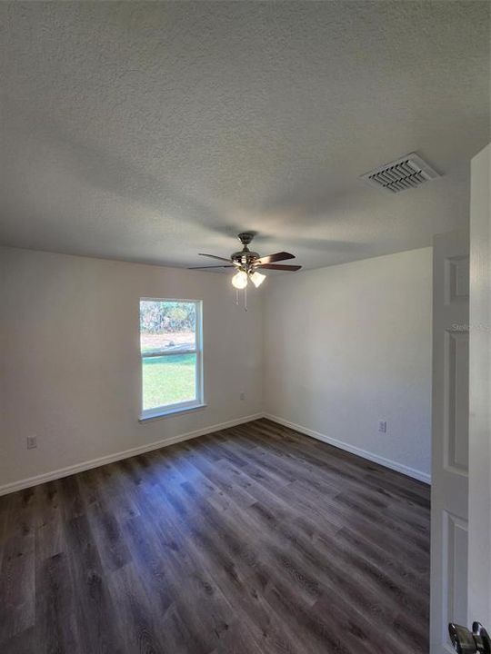 待售: $249,000 (3 贝兹, 2 浴室, 1304 平方英尺)