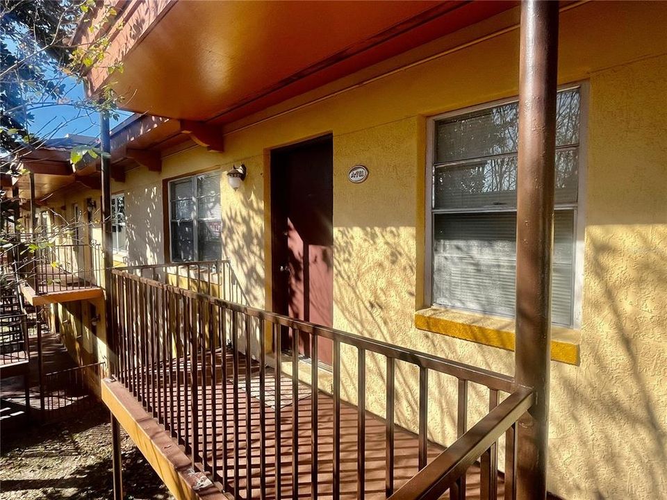 На продажу: $139,999 (2 спален, 2 ванн, 700 Квадратных фут)