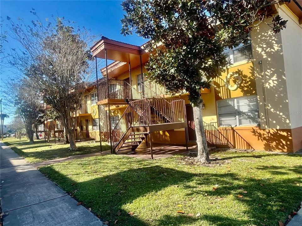 На продажу: $139,999 (2 спален, 2 ванн, 700 Квадратных фут)