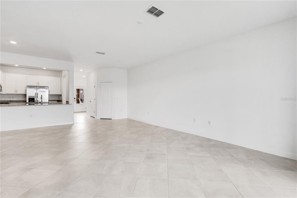 En Renta: $2,750 (3 camas, 2 baños, 1925 Pies cuadrados)