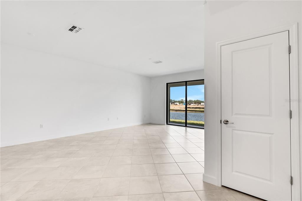 En Renta: $2,750 (3 camas, 2 baños, 1925 Pies cuadrados)