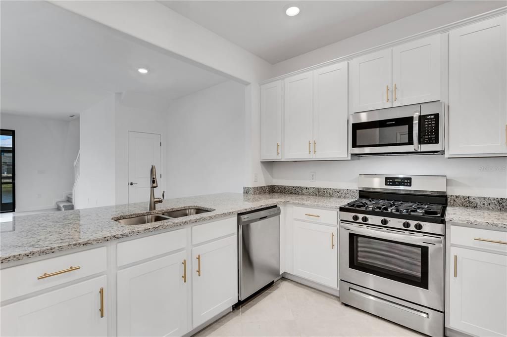 En Renta: $2,750 (3 camas, 2 baños, 1925 Pies cuadrados)