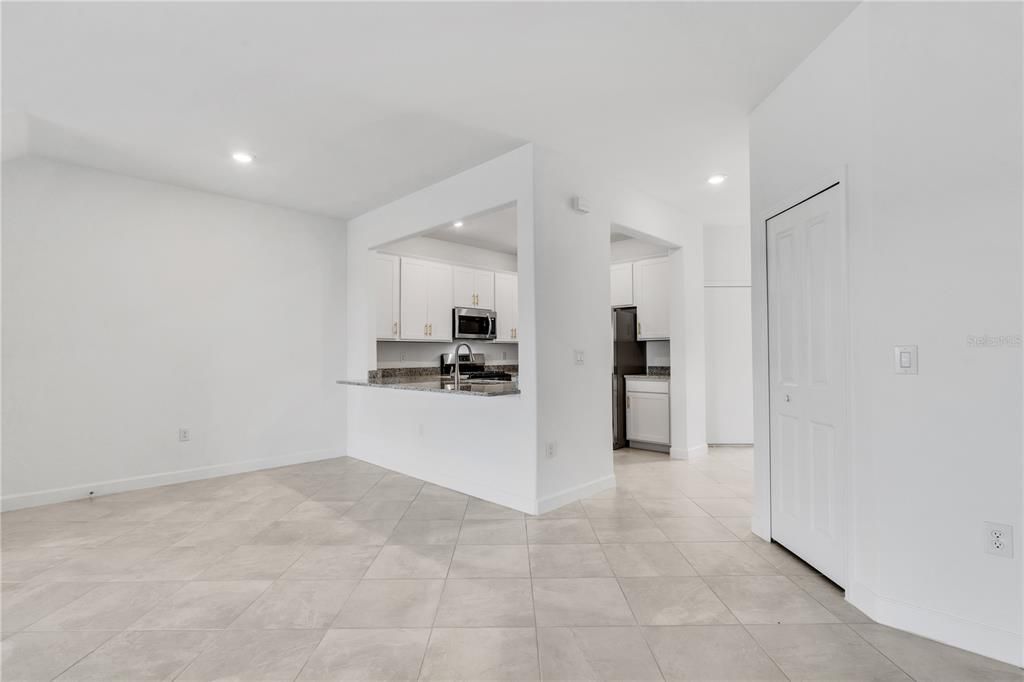 En Renta: $2,750 (3 camas, 2 baños, 1925 Pies cuadrados)