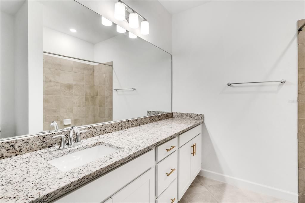 En Renta: $2,750 (3 camas, 2 baños, 1925 Pies cuadrados)