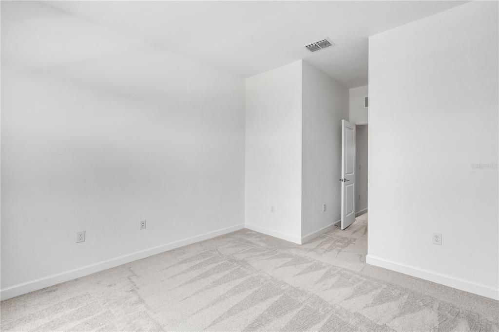 En Renta: $2,750 (3 camas, 2 baños, 1925 Pies cuadrados)