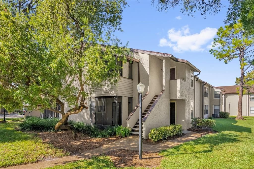 Active With Contract: $185,000 (2 beds, 2 baths, 1018 Square Feet)