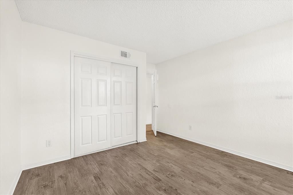 Active With Contract: $185,000 (2 beds, 2 baths, 1018 Square Feet)