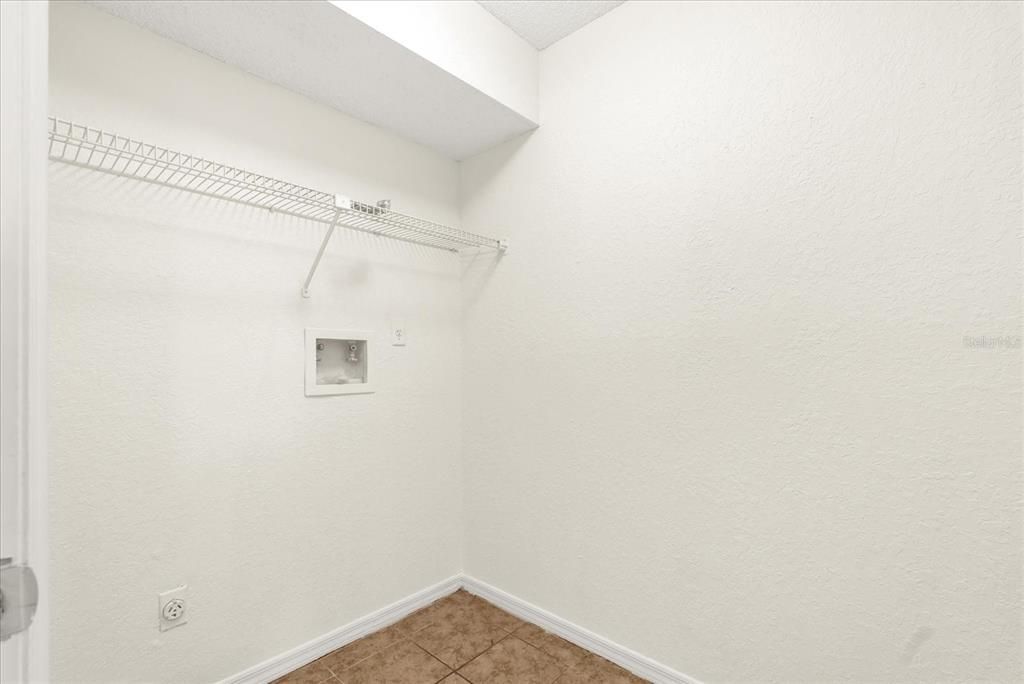 Active With Contract: $185,000 (2 beds, 2 baths, 1018 Square Feet)