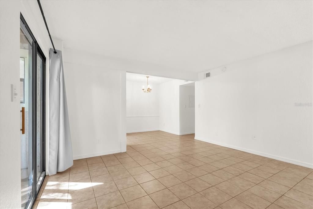 Active With Contract: $185,000 (2 beds, 2 baths, 1018 Square Feet)