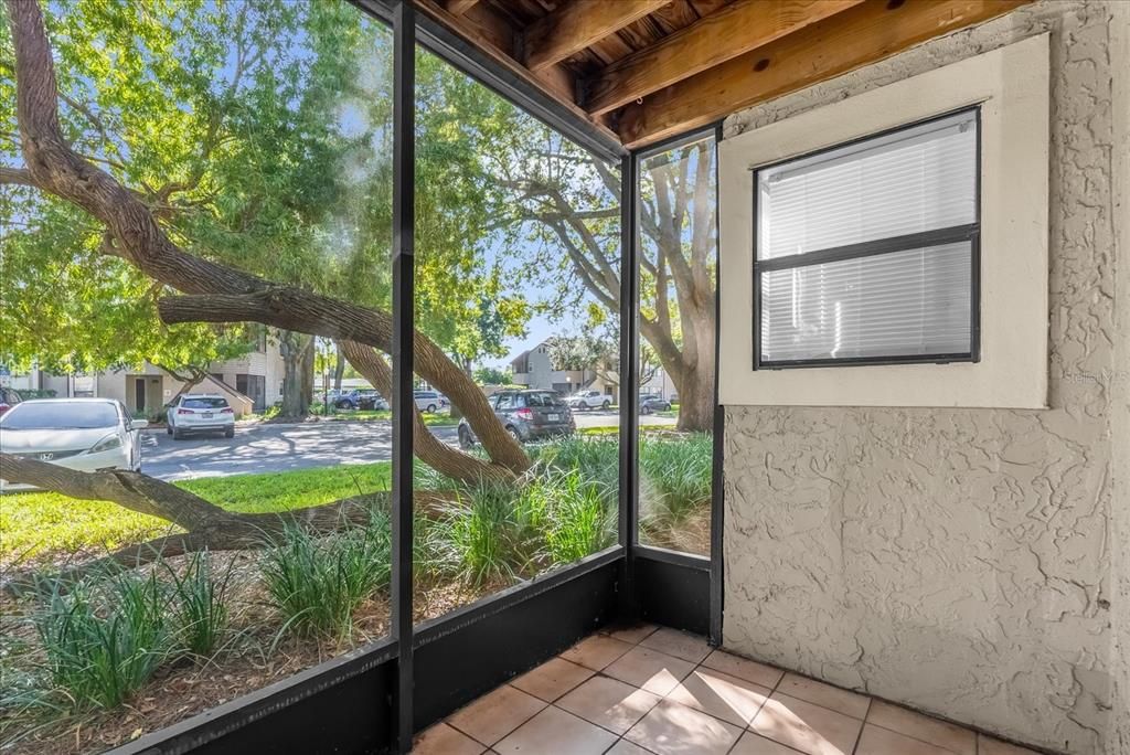 Active With Contract: $185,000 (2 beds, 2 baths, 1018 Square Feet)