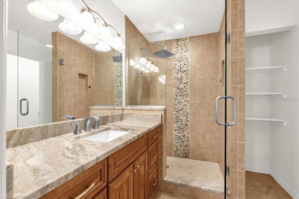 Active With Contract: $185,000 (2 beds, 2 baths, 1018 Square Feet)