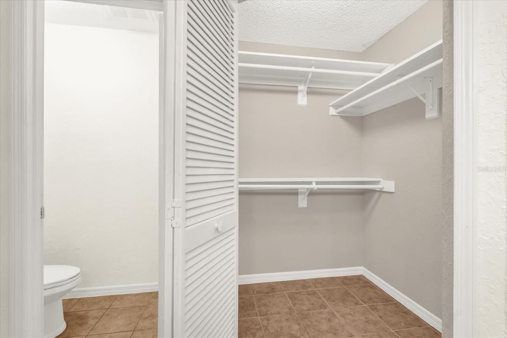 Active With Contract: $185,000 (2 beds, 2 baths, 1018 Square Feet)