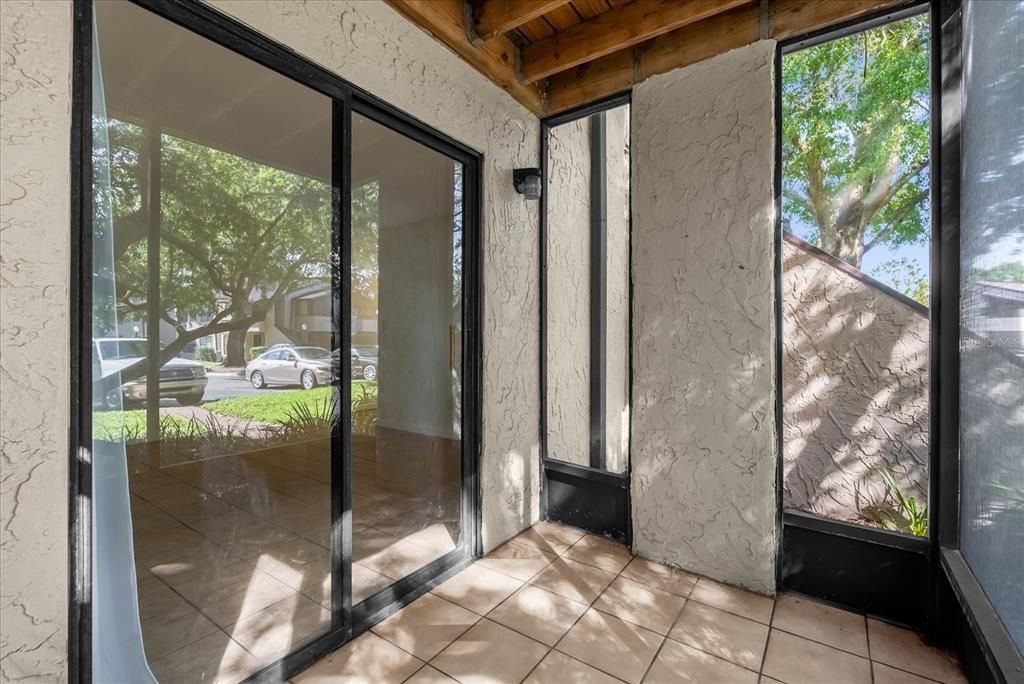 Active With Contract: $185,000 (2 beds, 2 baths, 1018 Square Feet)