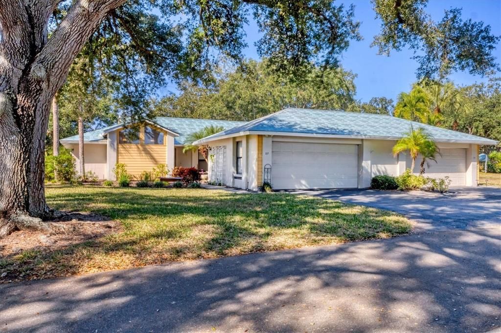 For Sale: $270,000 (2 beds, 2 baths, 1443 Square Feet)