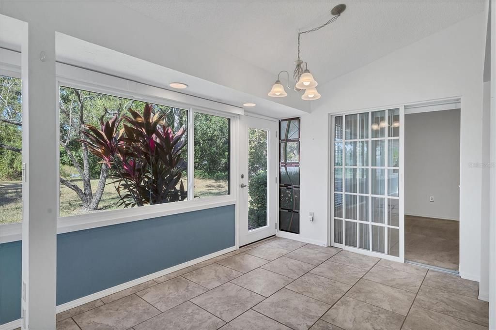 For Sale: $270,000 (2 beds, 2 baths, 1443 Square Feet)