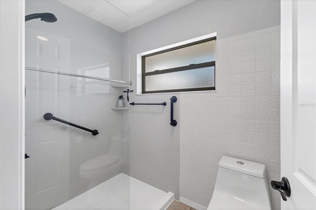 For Sale: $270,000 (2 beds, 2 baths, 1443 Square Feet)