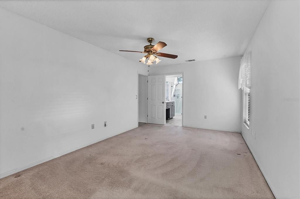 For Sale: $270,000 (2 beds, 2 baths, 1443 Square Feet)