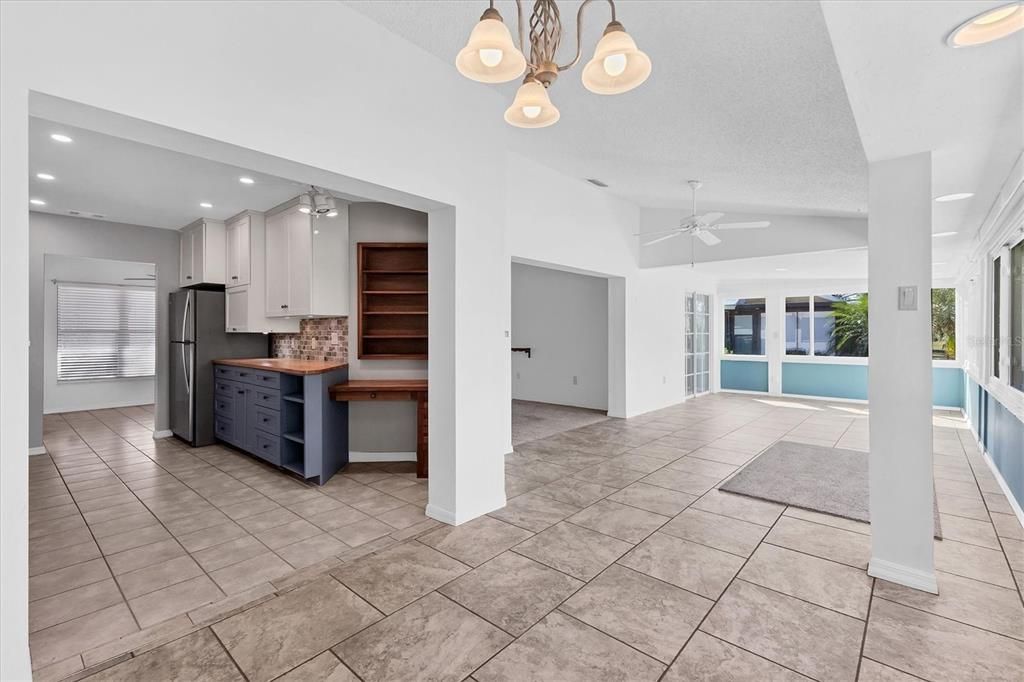 For Sale: $270,000 (2 beds, 2 baths, 1443 Square Feet)