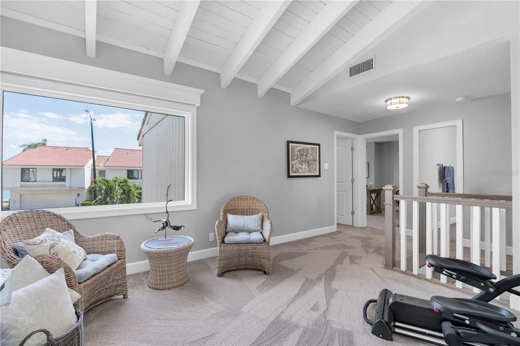 На продажу: $997,000 (3 спален, 2 ванн, 1915 Квадратных фут)