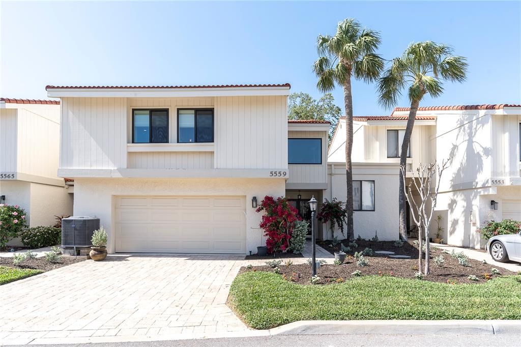 На продажу: $997,000 (3 спален, 2 ванн, 1915 Квадратных фут)