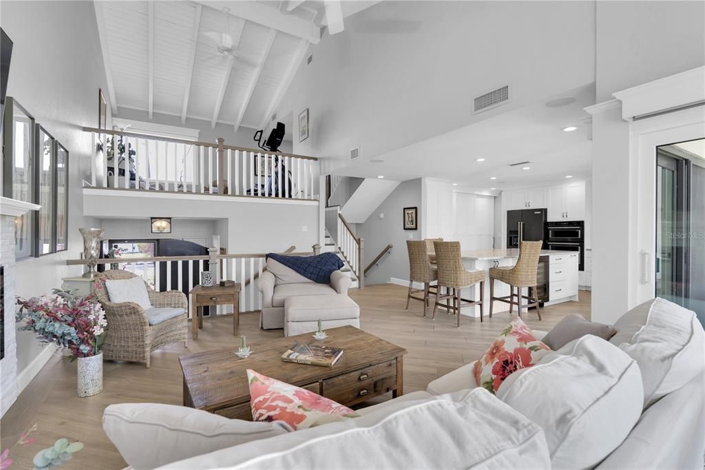 На продажу: $997,000 (3 спален, 2 ванн, 1915 Квадратных фут)