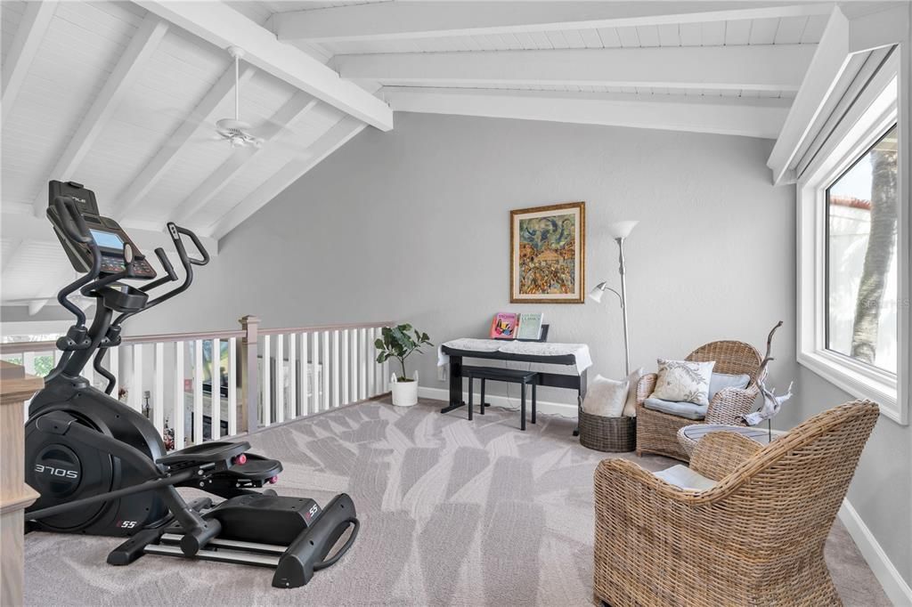 На продажу: $997,000 (3 спален, 2 ванн, 1915 Квадратных фут)