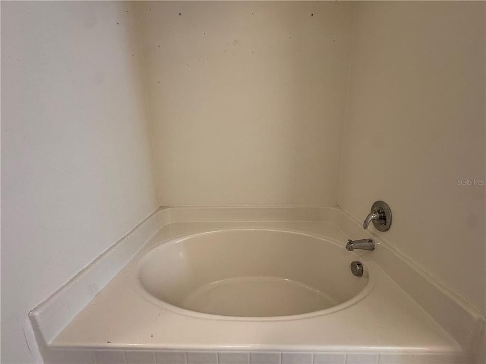 En Venta: $442,000 (4 camas, 3 baños, 3002 Pies cuadrados)