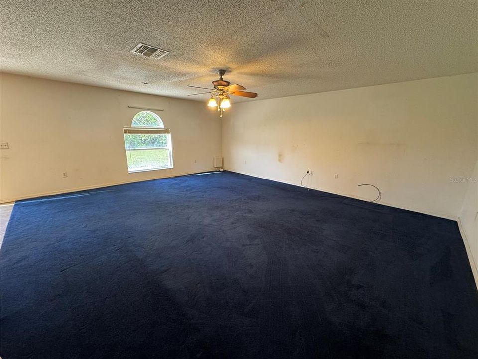 En Venta: $442,000 (4 camas, 3 baños, 3002 Pies cuadrados)