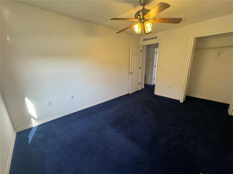 En Venta: $442,000 (4 camas, 3 baños, 3002 Pies cuadrados)