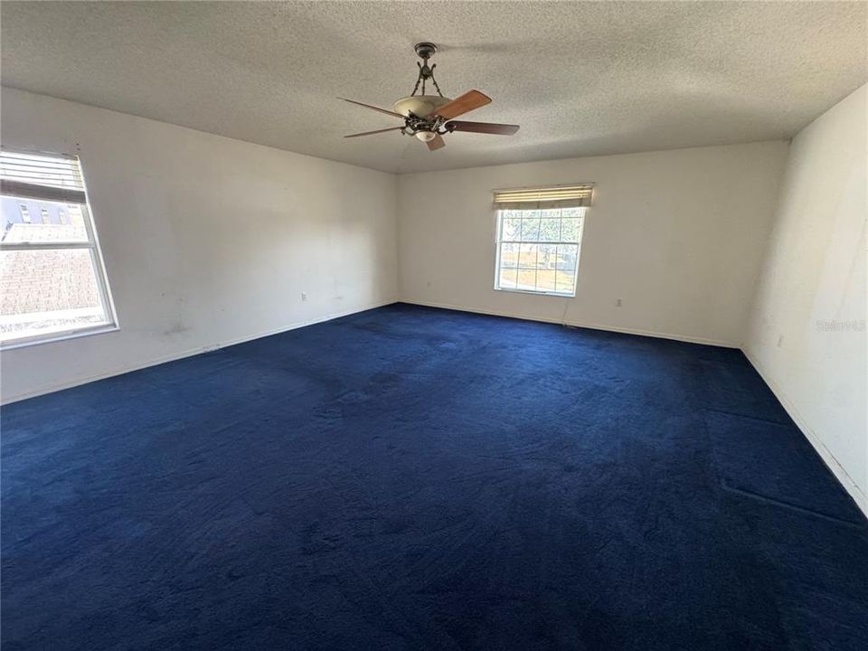 En Venta: $442,000 (4 camas, 3 baños, 3002 Pies cuadrados)