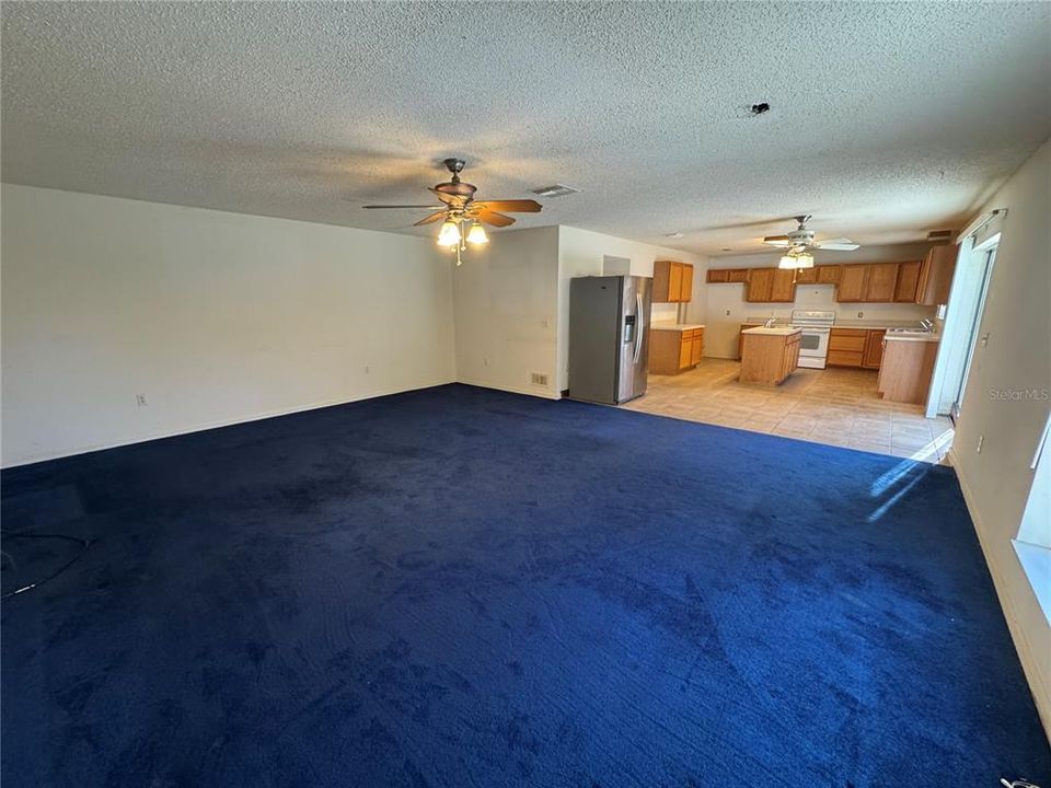 En Venta: $442,000 (4 camas, 3 baños, 3002 Pies cuadrados)