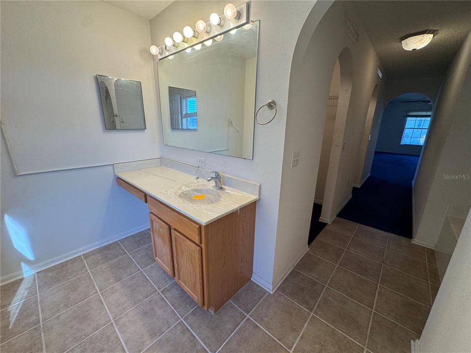 En Venta: $442,000 (4 camas, 3 baños, 3002 Pies cuadrados)