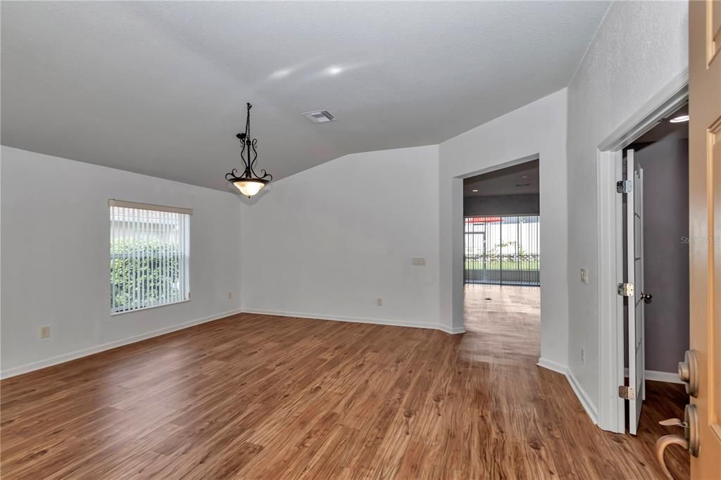 В аренду: $2,300 (4 спален, 2 ванн, 2185 Квадратных фут)