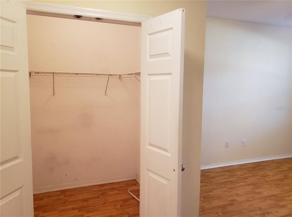 Active With Contract: $1,595 (1 beds, 1 baths, 672 Square Feet)