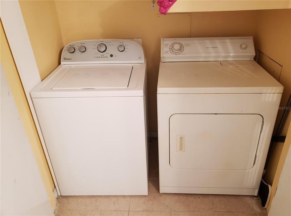 Active With Contract: $1,595 (1 beds, 1 baths, 672 Square Feet)