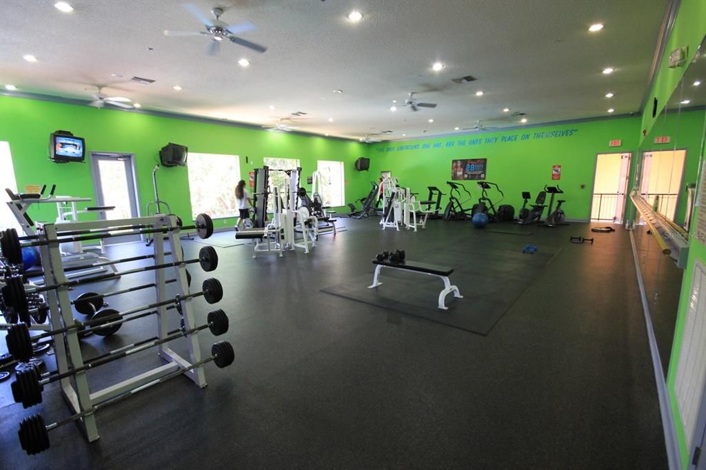 Active With Contract: $1,595 (1 beds, 1 baths, 672 Square Feet)