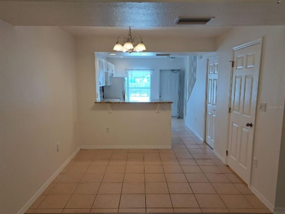 For Rent: $1,299 (3 beds, 2 baths, 1078 Square Feet)