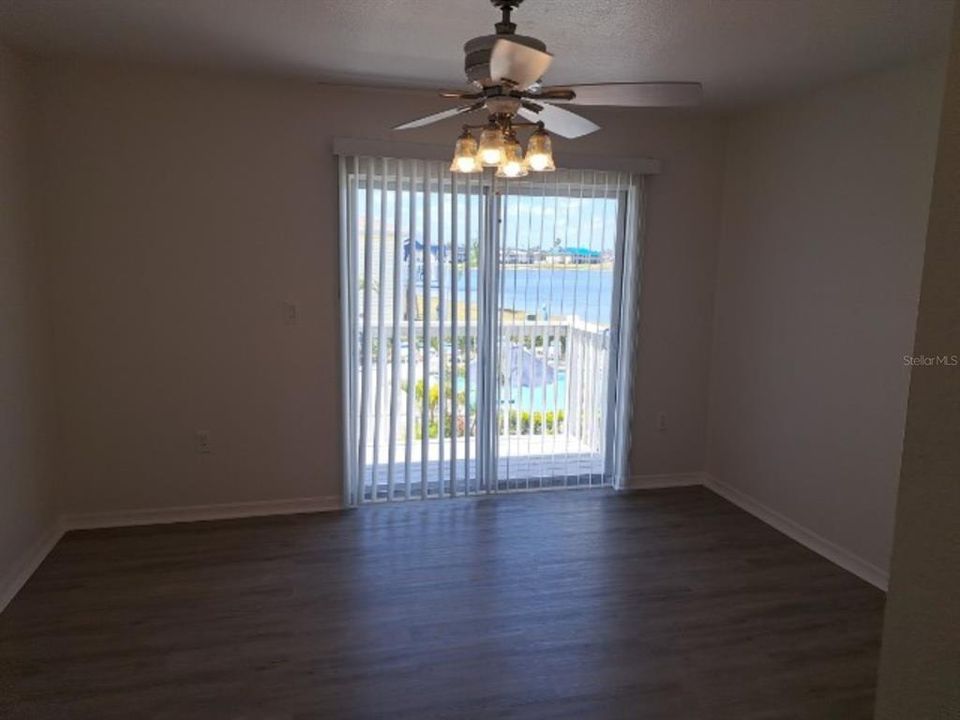 For Rent: $1,299 (3 beds, 2 baths, 1078 Square Feet)
