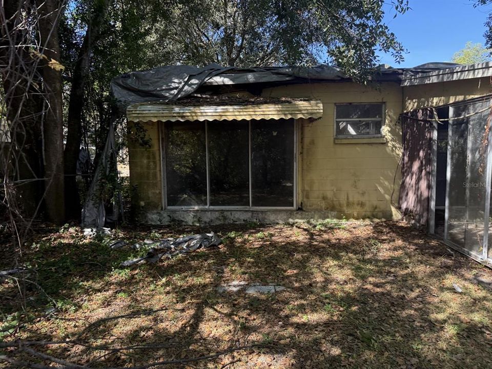 Active With Contract: $169,900 (2 beds, 2 baths, 1128 Square Feet)