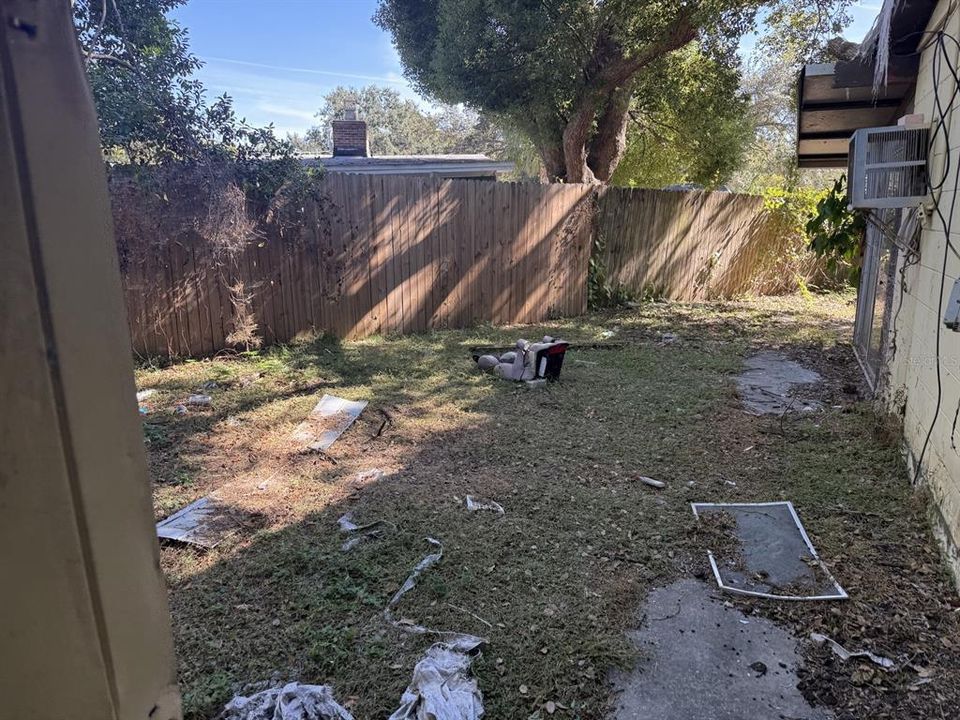 Active With Contract: $169,900 (2 beds, 2 baths, 1128 Square Feet)