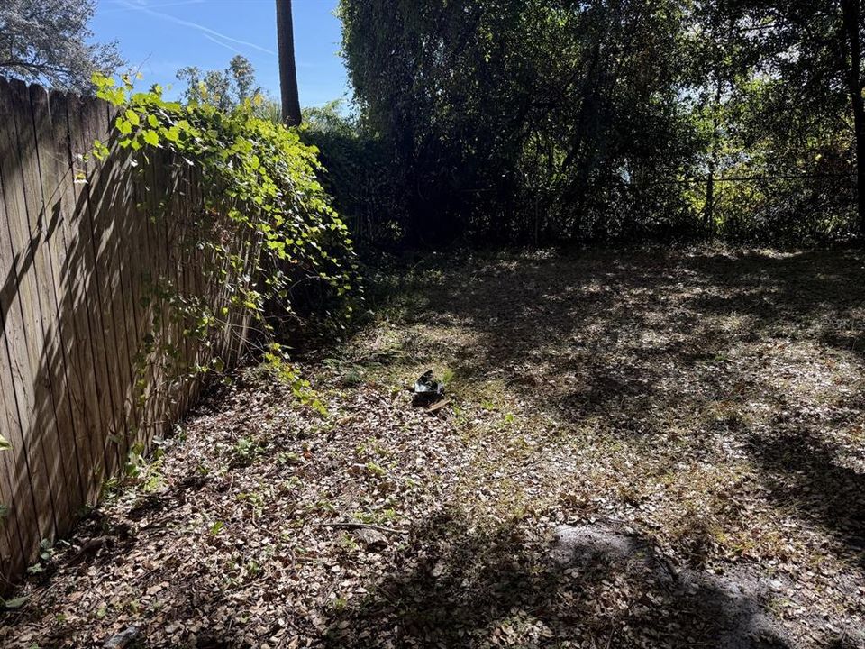 Active With Contract: $169,900 (2 beds, 2 baths, 1128 Square Feet)