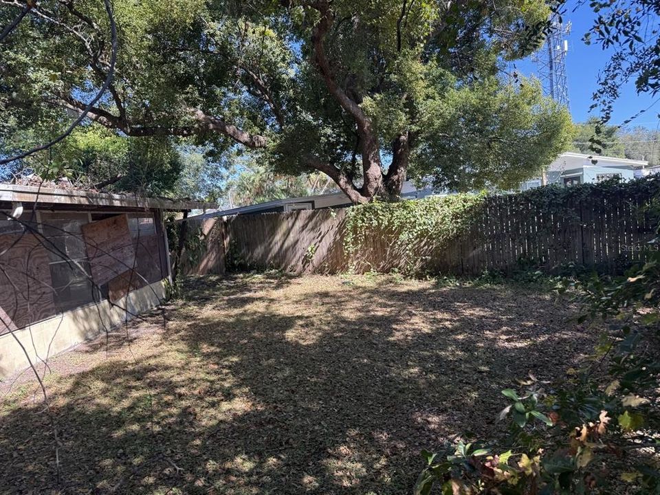 Active With Contract: $169,900 (2 beds, 2 baths, 1128 Square Feet)