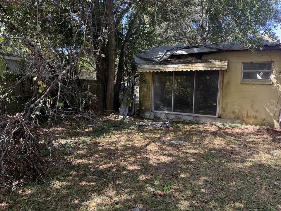 Active With Contract: $169,900 (2 beds, 2 baths, 1128 Square Feet)