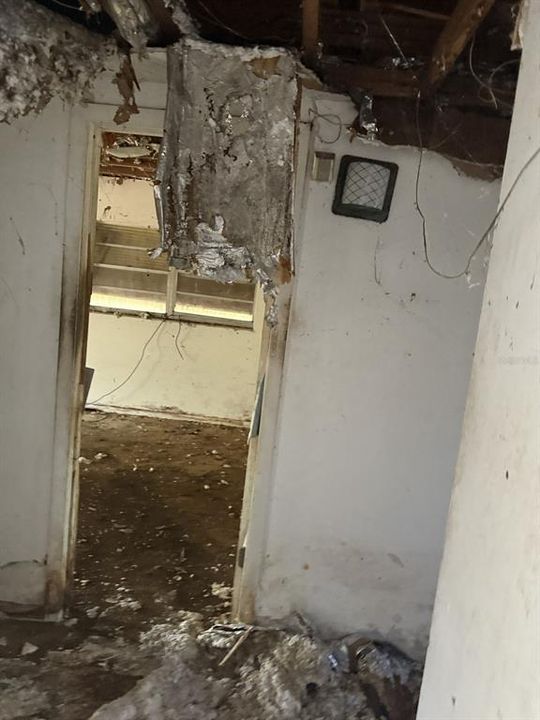 Active With Contract: $169,900 (2 beds, 2 baths, 1128 Square Feet)