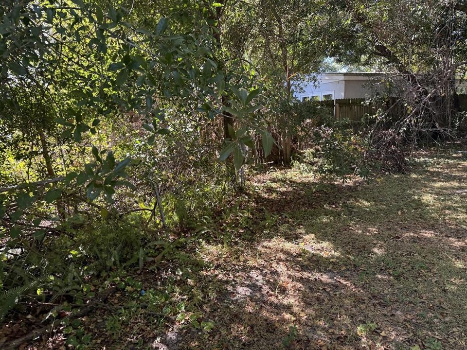 Active With Contract: $169,900 (2 beds, 2 baths, 1128 Square Feet)